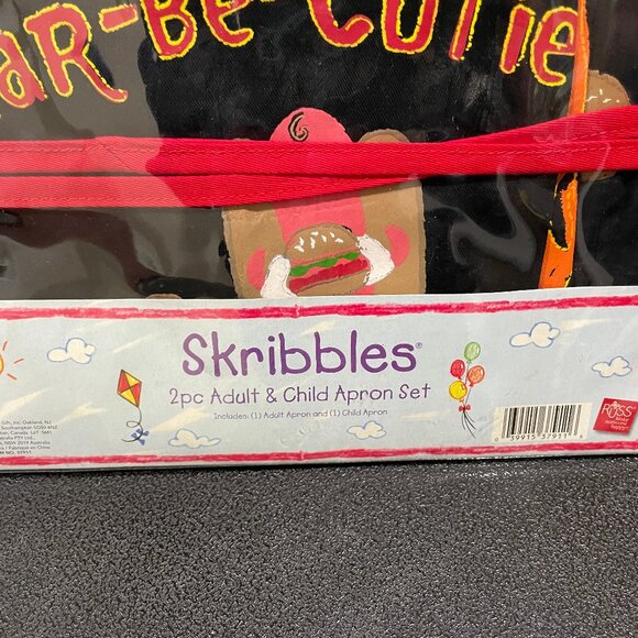 VTG NIP 2PC Adult & Child Apron Set - Man or Woman & Boy or Girl Bar-Be-Cue BBQ - Picture 5 of 9